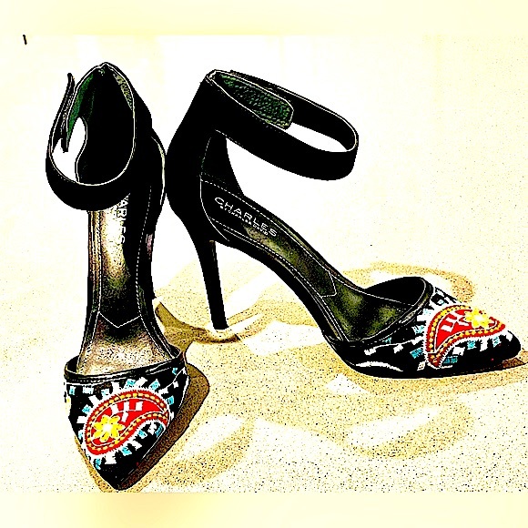 CHARLES BY CHARLES DAVID Pointer Pump Size 8 Color-BlackEmbroidered/Mesh 💕 - Picture 6 of 14